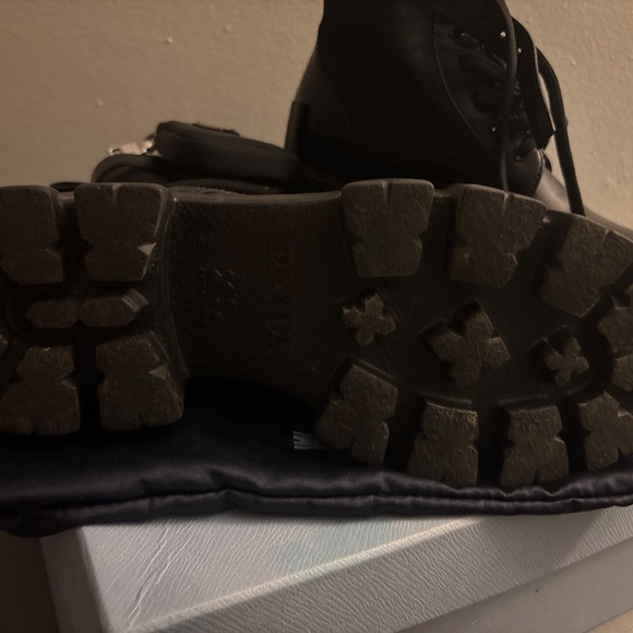 Prada boots - Picture 3 of 3